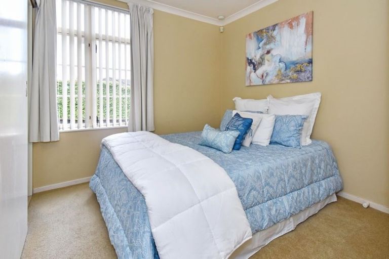 Photo of property in 26 Byblos Place, The Gardens, Auckland, 2105