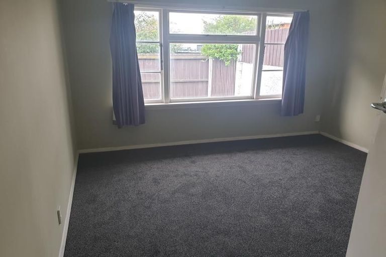 Photo of property in 15a Northcote Road, Northcote, Christchurch, 8052