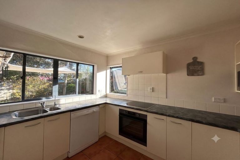 Photo of property in 21 Caltra Place, East Tamaki, Auckland, 2016