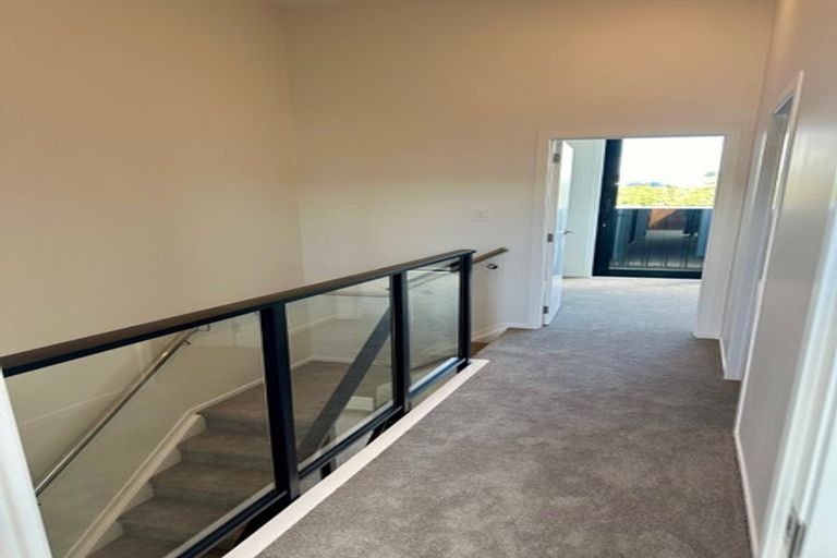 Photo of property in 10/19 Windlass Street, Long Bay, Auckland, 0630