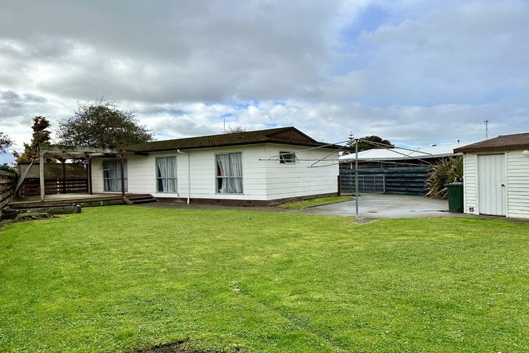 Photo of property in 24 Suzanne Grove, Kelvin Grove, Palmerston North, 4414