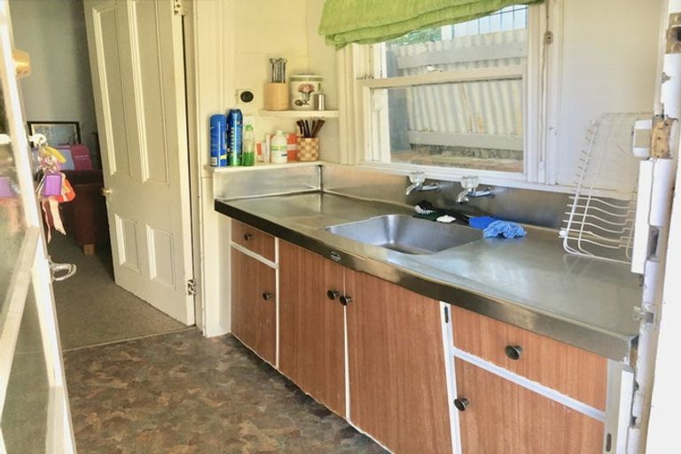 Photo of property in 47 Aurora Terrace, Kelburn, Wellington, 6012