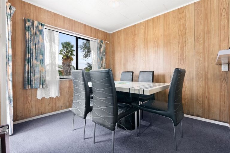 Photo of property in 1 Horlicks Place, Randwick Park, Auckland, 2105