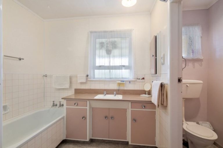 Photo of property in 1 Martin Avenue, Wakefield, 7025