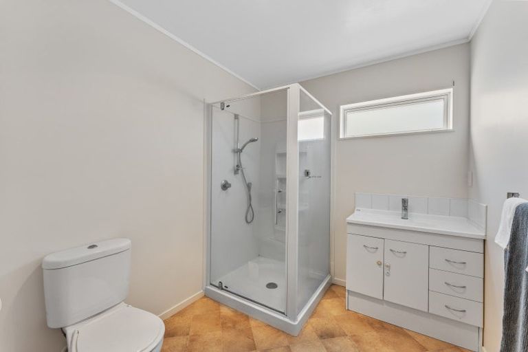 Photo of property in 29 Oakleigh Street, Maungaraki, Lower Hutt, 5010