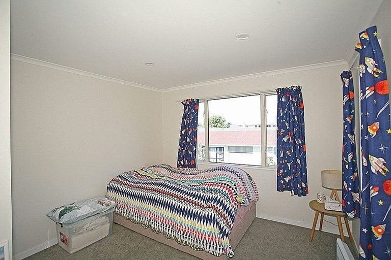 Photo of property in 408a Memorial Avenue, Burnside, Christchurch, 8053