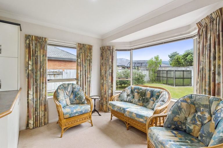 Photo of property in 25 Crown Hill, Paraparaumu, 5032