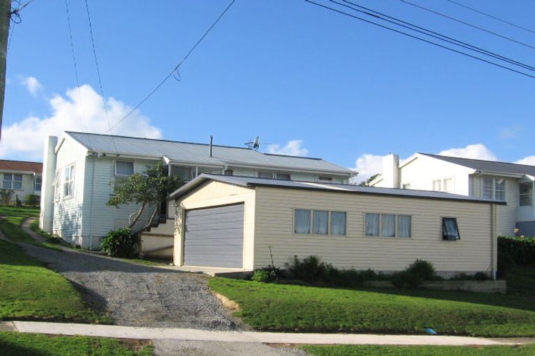 Photo of property in 9 Whenua View, Titahi Bay, Porirua, 5022