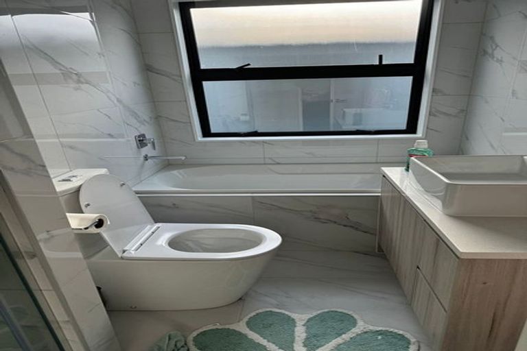 Photo of property in 14 Mander Place, Bucklands Beach, Auckland, 2012