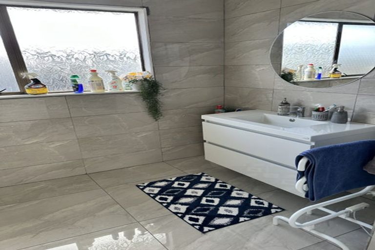 Photo of property in 25 Oregon Drive, Maoribank, Upper Hutt, 5018