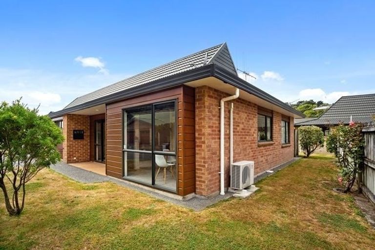 Photo of property in Redwood Village, 45/42 Main Road, Tawa, Wellington, 5028