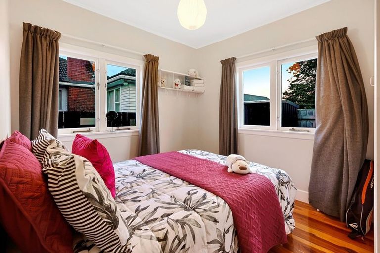 Photo of property in 1/17 Ranui Station Road, Ranui, Auckland, 0612