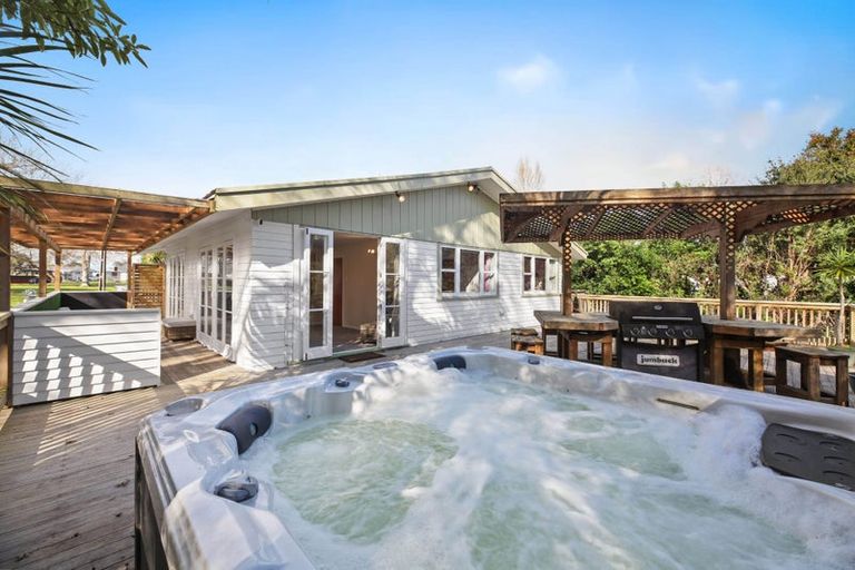 Photo of property in 36 Pandora Place, Pakuranga, Auckland, 2010