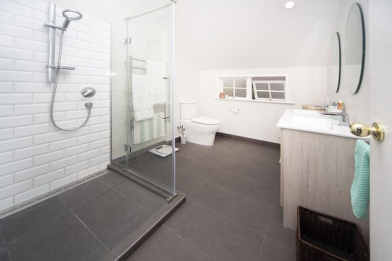 Photo of property in 5/28-36 Beach Road, Northcote Point, Auckland, 0627