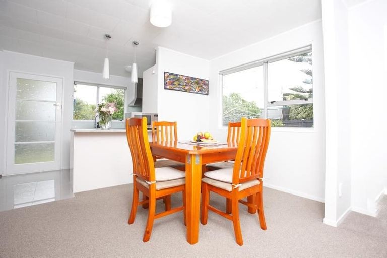 Photo of property in 16 Andelko Place, Henderson, Auckland, 0612