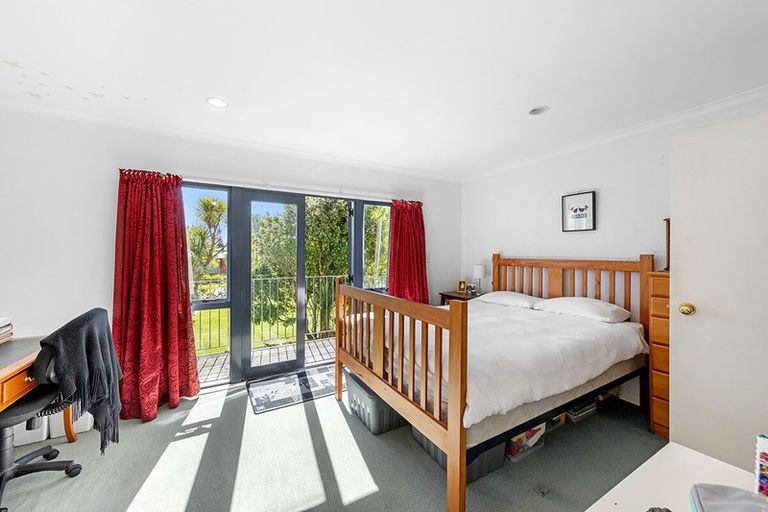 Photo of property in Tuscany Way, 19/3 Ambrico Place, New Lynn, Auckland, 0600