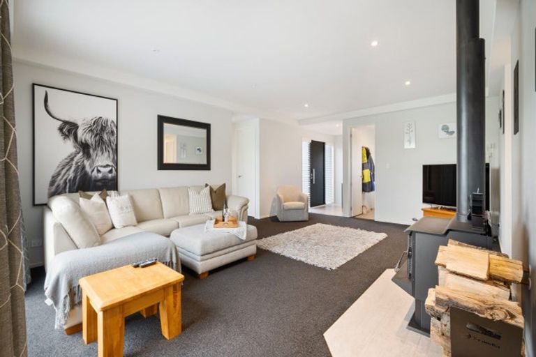 Photo of property in 3 Willowside Place, Amberley, 7410