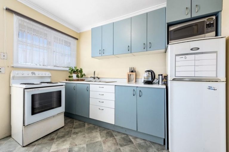 Photo of property in 2/6 Granville Street, Silverstream, Upper Hutt, 5019