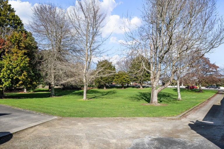 Photo of property in 6 Kawiu Road, Levin, 5510