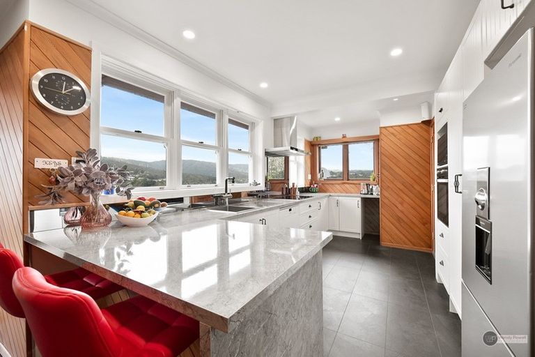 Photo of property in 18 Hugh Duncan Street, Haywards, Lower Hutt, 5018