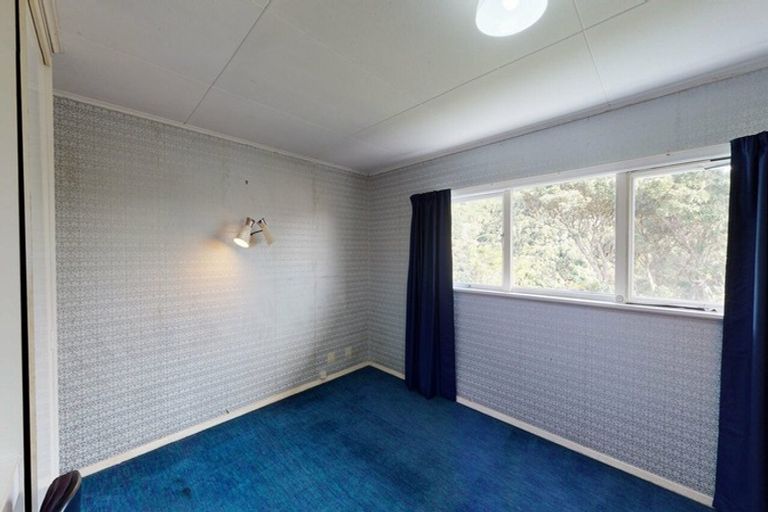 Photo of property in 42 Versailles Street, Karori, Wellington, 6012