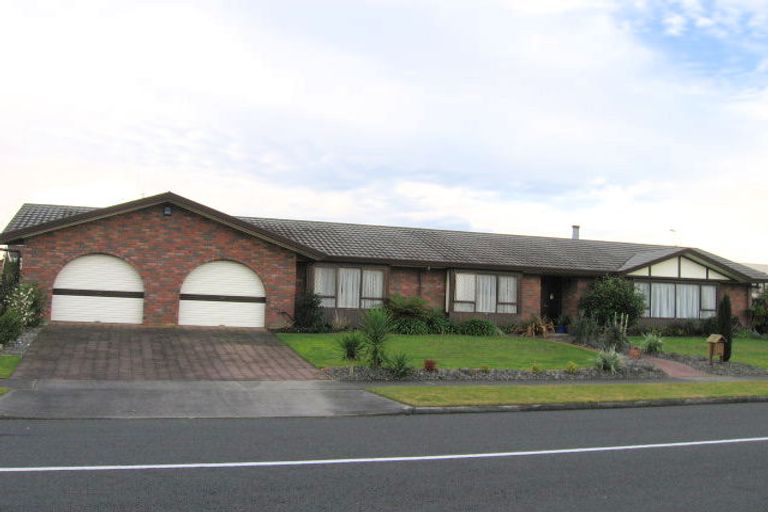 Photo of property in 1 Arcus Street, St Andrews, Hamilton, 3200