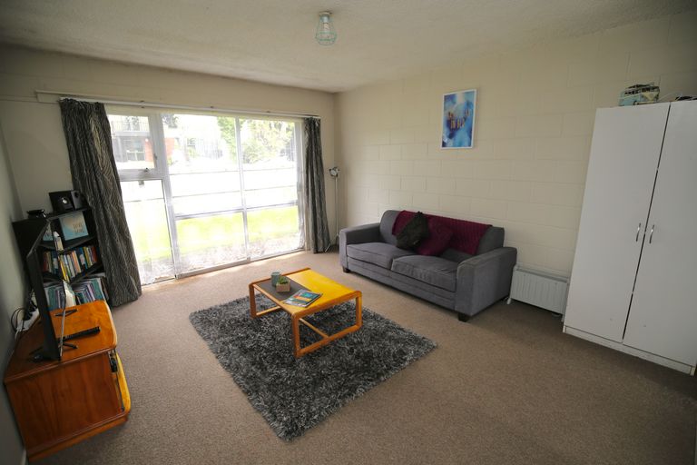 Photo of property in 2/22 Hardley Street, Whitiora, Hamilton, 3200