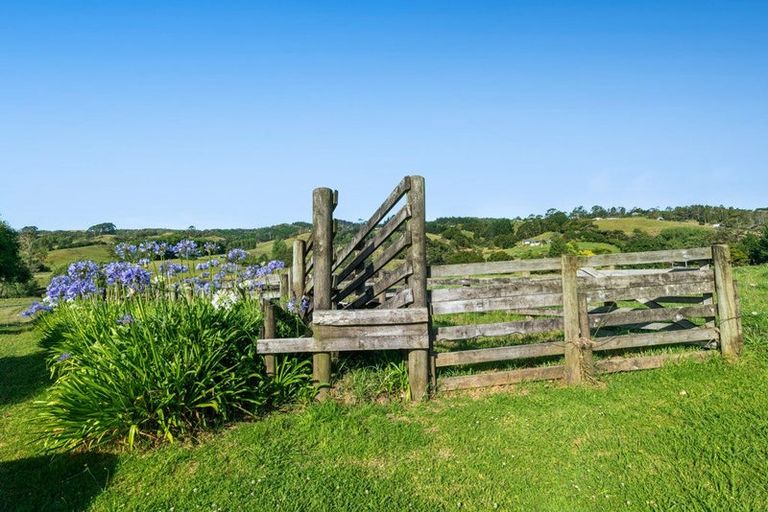 Photo of property in 211 Stoney Creek Road, Kaukapakapa, 0873