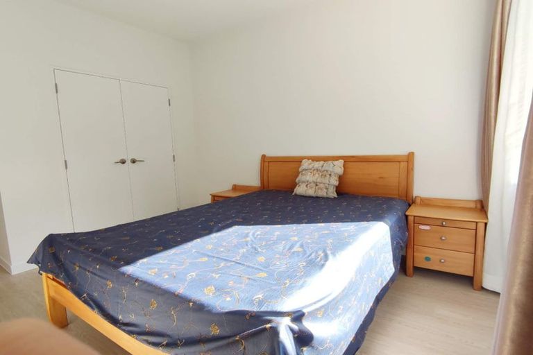 Photo of property in 56 Harrowglen Drive, Northcross, Auckland, 0630