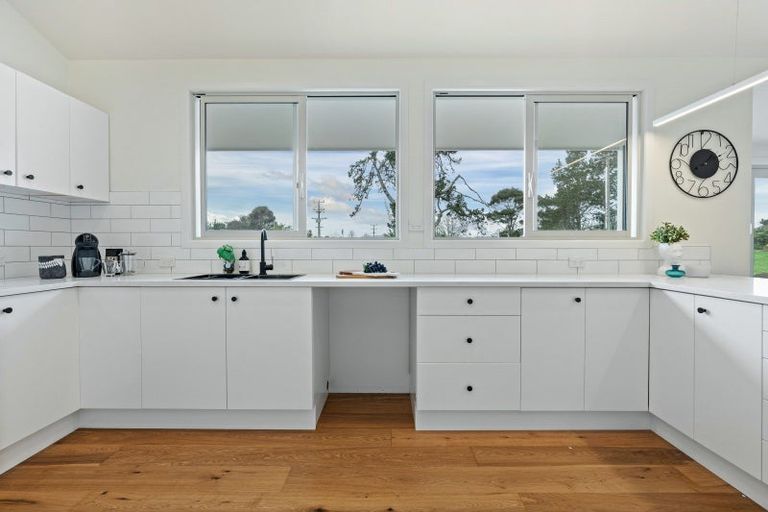 Photo of property in 4 Henley Road, Kaukapakapa, 0871