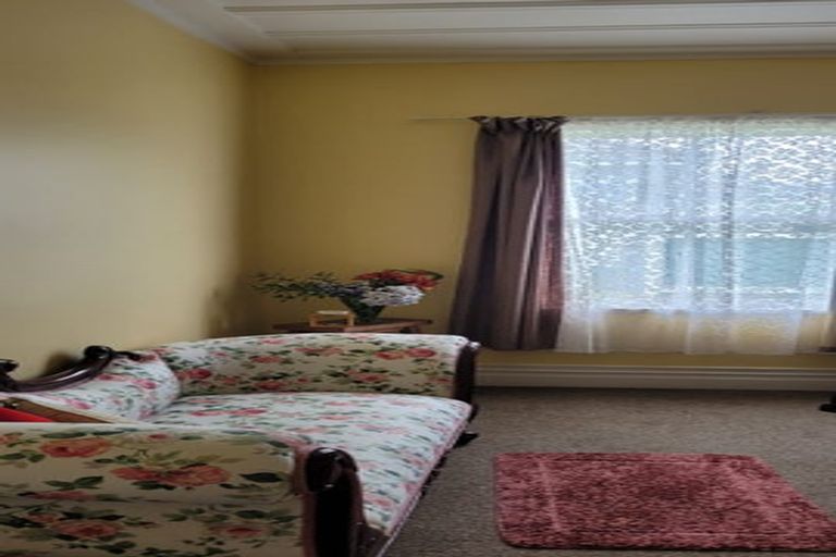 Photo of property in 17 Mouatt Street, Waitara, 4320