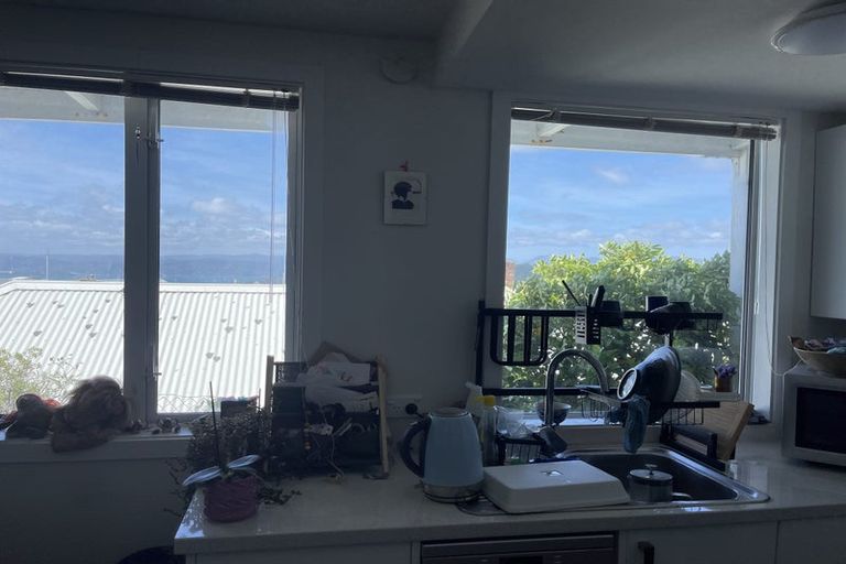 Photo of property in 92 Kelburn Parade, Kelburn, Wellington, 6012