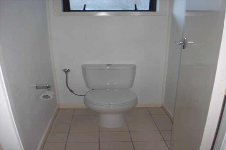 Photo of property in 1/73a Beresford Street, Bayswater, Auckland, 0622