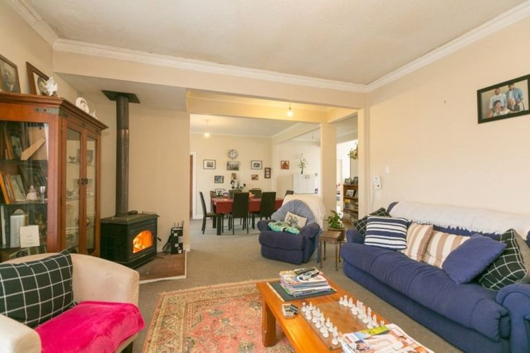 Photo of property in 30 Blake Street, Waitara, 4320