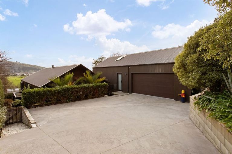 Photo of property in 2 Hammerton Lane, Heathcote Valley, Christchurch, 8022