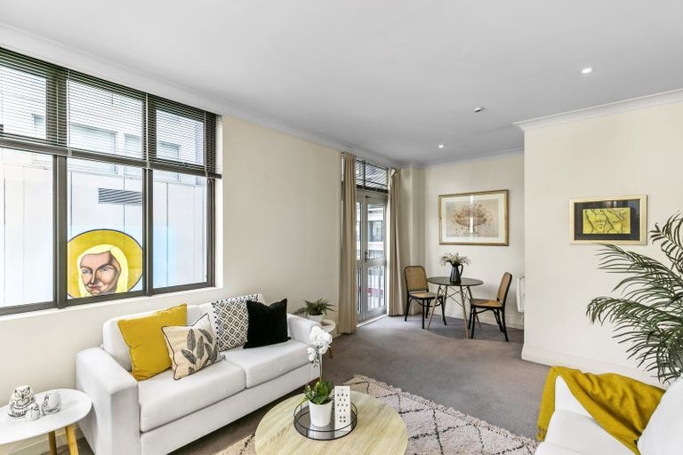 Photo of property in Kelvin House, 3f/16 The Terrace, Wellington Central, Wellington, 6011