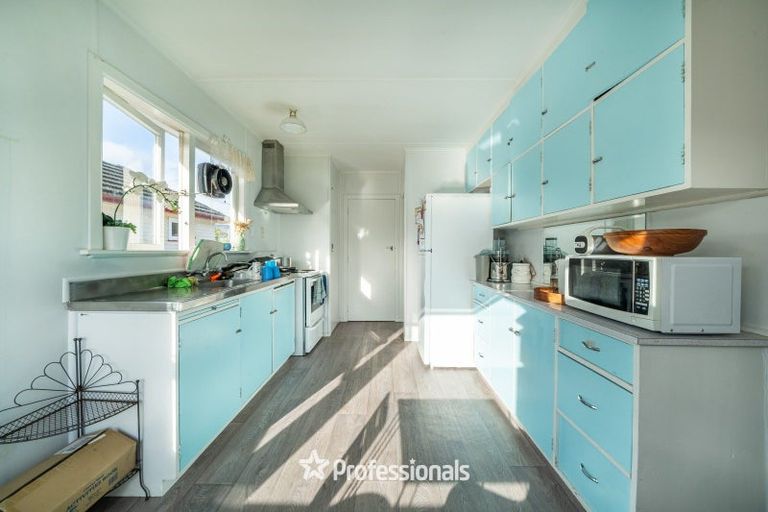 Photo of property in 24 Roberts Street, Wainuiomata, Lower Hutt, 5014