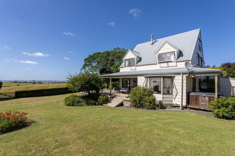 Photo of property in 115 Wilson Road, South Head, Helensville, 0874