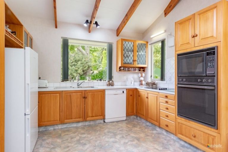 Photo of property in 1 Fendalton Crescent, Pinehaven, Upper Hutt, 5019