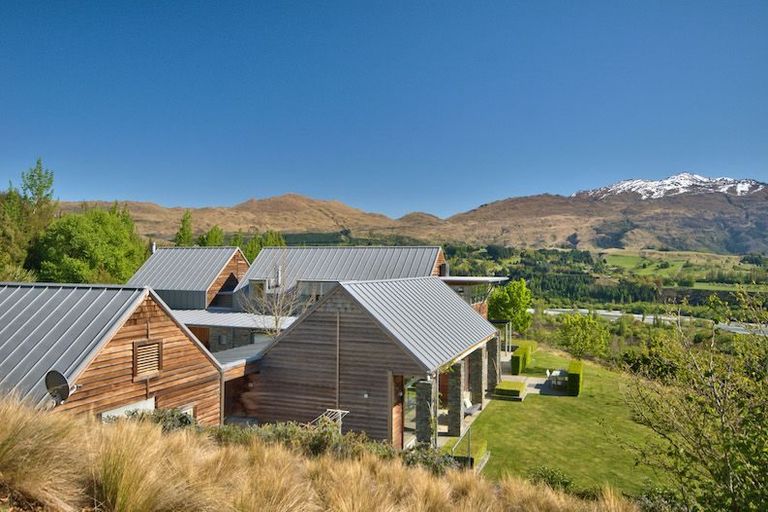 Photo of property in 16 Beechwood Lane, Lower Shotover, Queenstown, 9371