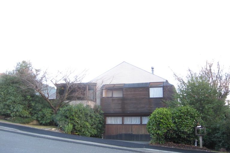 Photo of property in 9 Greenstone Place, Fernhill, Queenstown, 9300