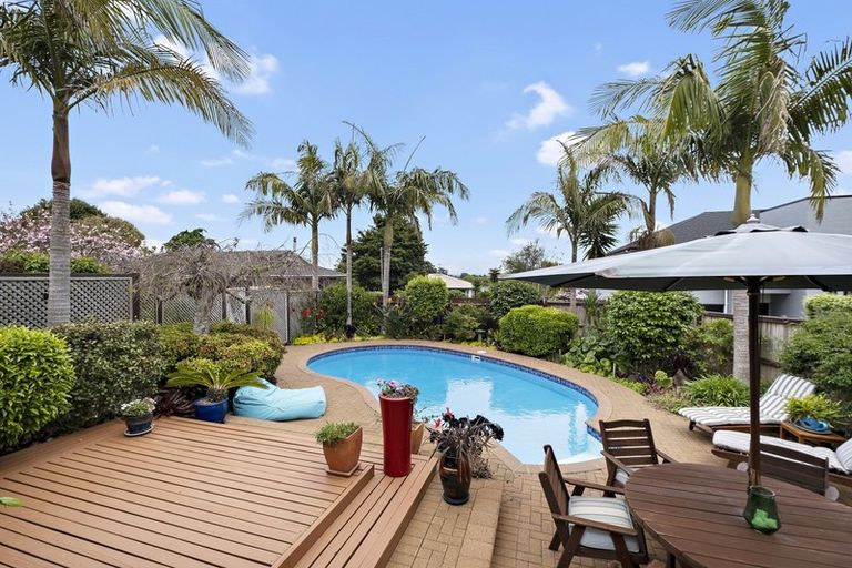 Photo of property in 28 Jandell Crescent, Bucklands Beach, Auckland, 2014