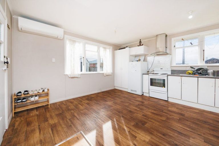 Photo of property in 33 Holland Crescent, Bulls, 4818