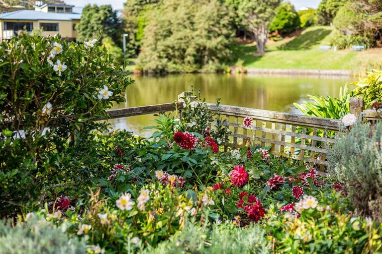 Photo of property in 7 Lakeside Villas, Whitby, Porirua, 5024