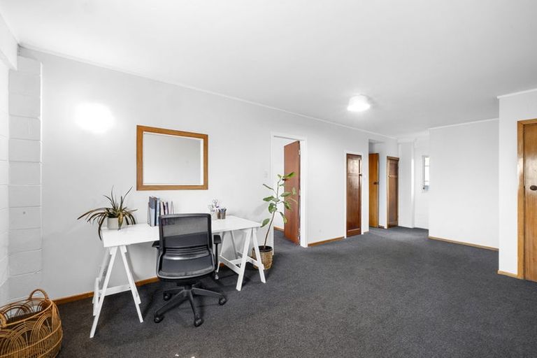 Photo of property in 79a Barrett Street, Westown, New Plymouth, 4310