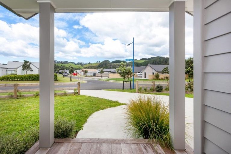 Photo of property in 37 Longreach Drive, Cooks Beach, Whitianga, 3591