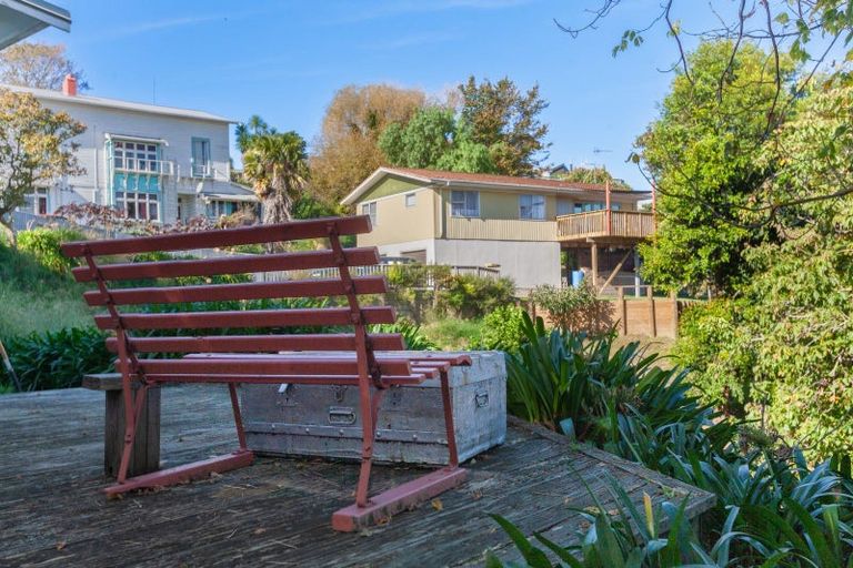 Photo of property in 1 Harvey Road, Bluff Hill, Napier, 4110