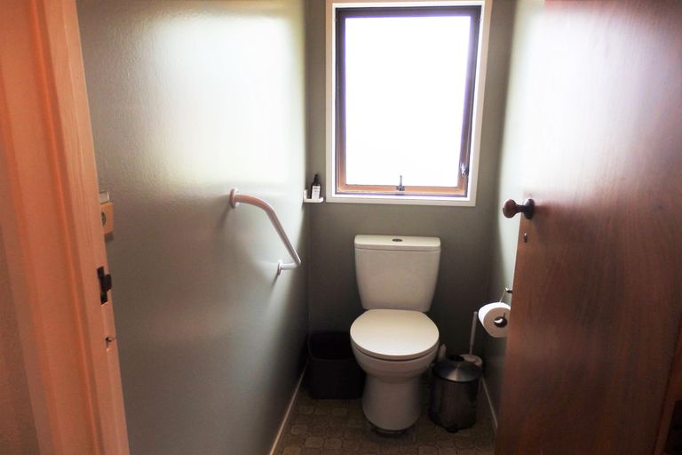 Photo of property in 66 Byron Street, Leamington, Cambridge, 3432