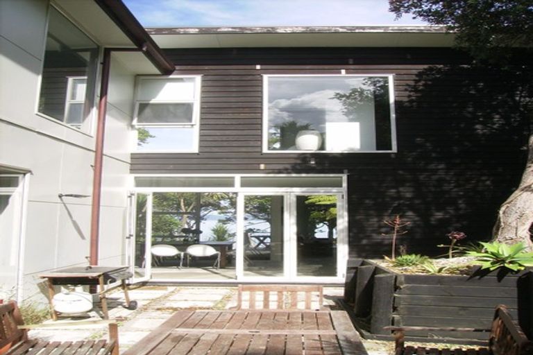 Photo of property in 53 Arapito Road, Titirangi, Auckland, 0604