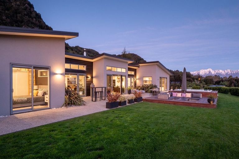 Photo of property in 13 Fantail Lane, Mount Creighton, Queenstown, 9371